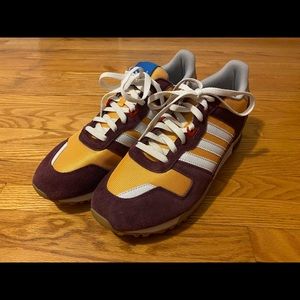 Adidas ZX 700 running shoes